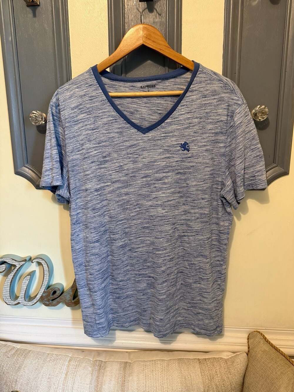 Express Blue Space Dye V-Neck T-Shirt with Embroidered Lion Logo